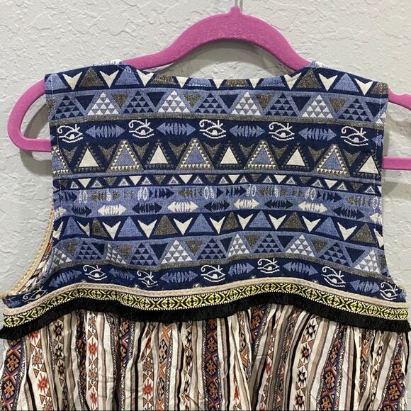 Umgee tie front vest Size Large BOHO - Picture 9 of 10